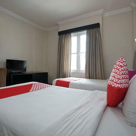 Capital O 1128 Hotel Imara Palembang Zewnętrze zdjęcie