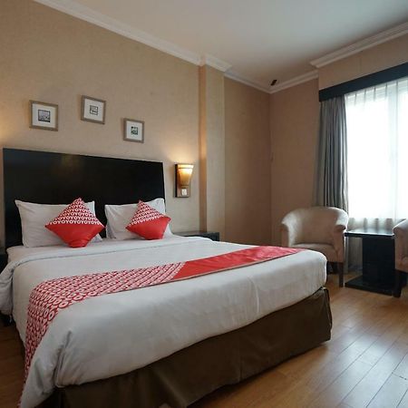 Capital O 1128 Hotel Imara Palembang Zewnętrze zdjęcie