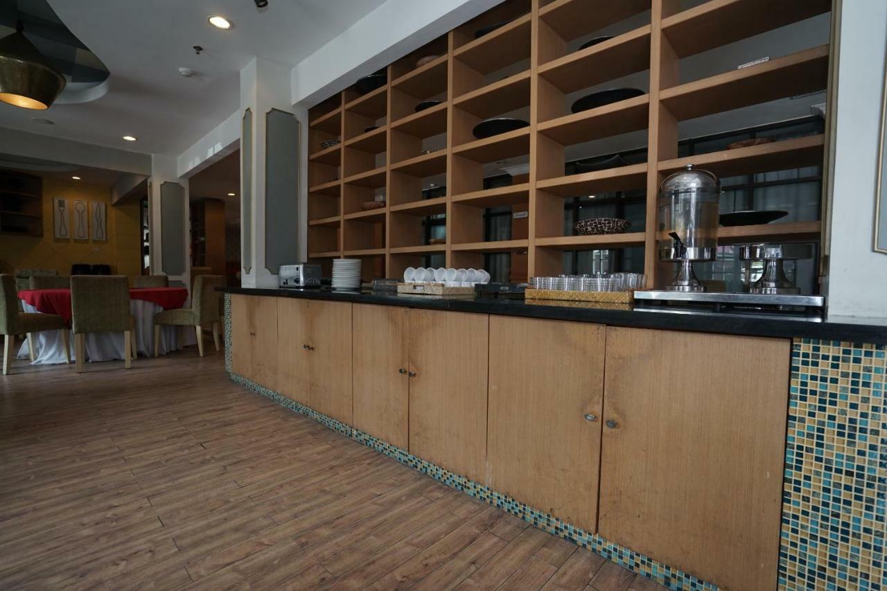 Capital O 1128 Hotel Imara Palembang Zewnętrze zdjęcie