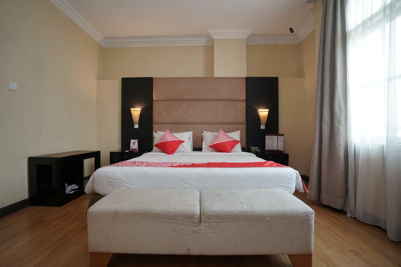 Capital O 1128 Hotel Imara Palembang Zewnętrze zdjęcie