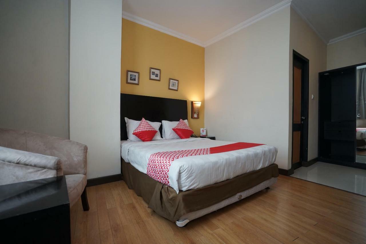 Capital O 1128 Hotel Imara Palembang Zewnętrze zdjęcie