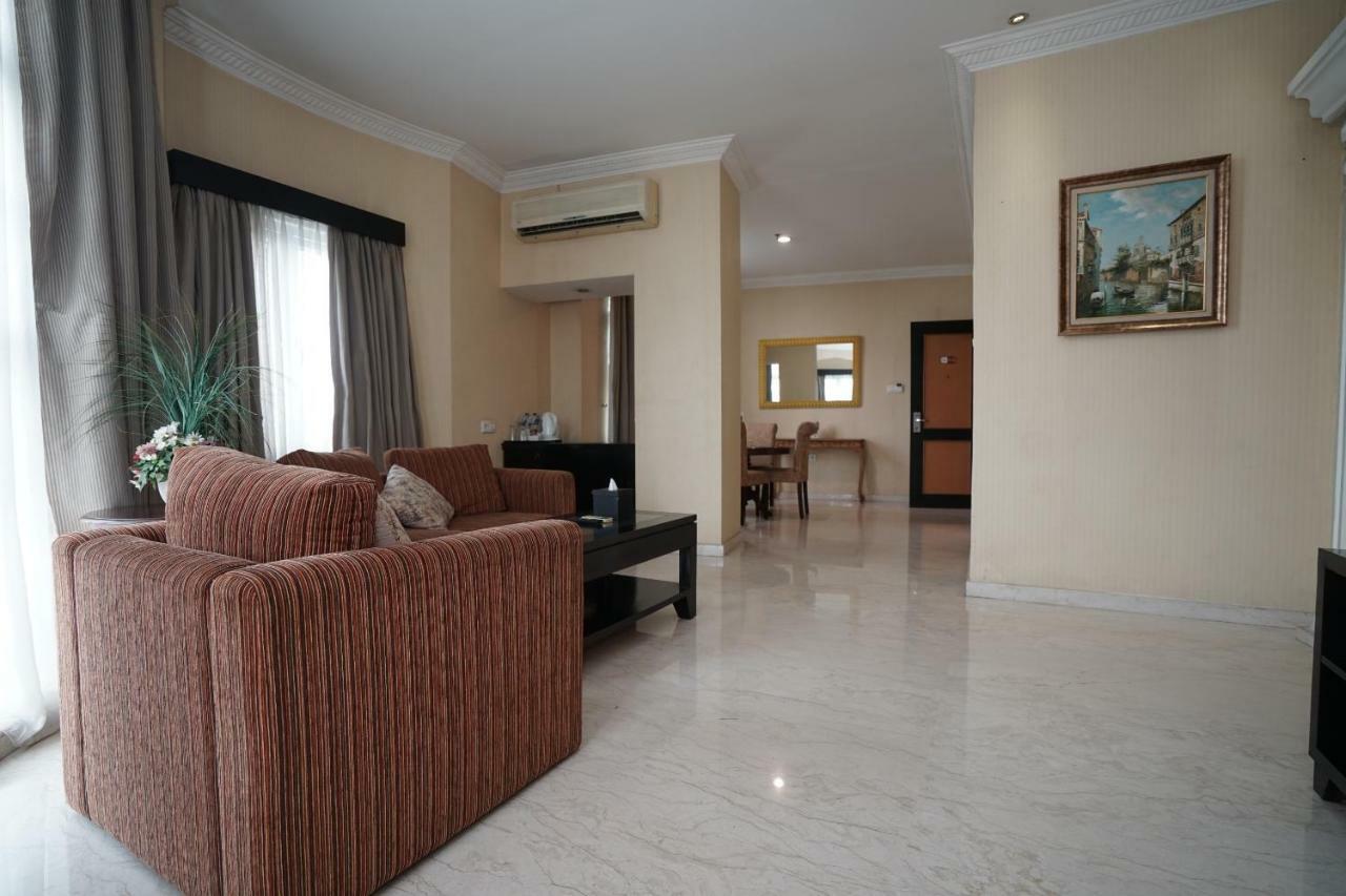 Capital O 1128 Hotel Imara Palembang Zewnętrze zdjęcie