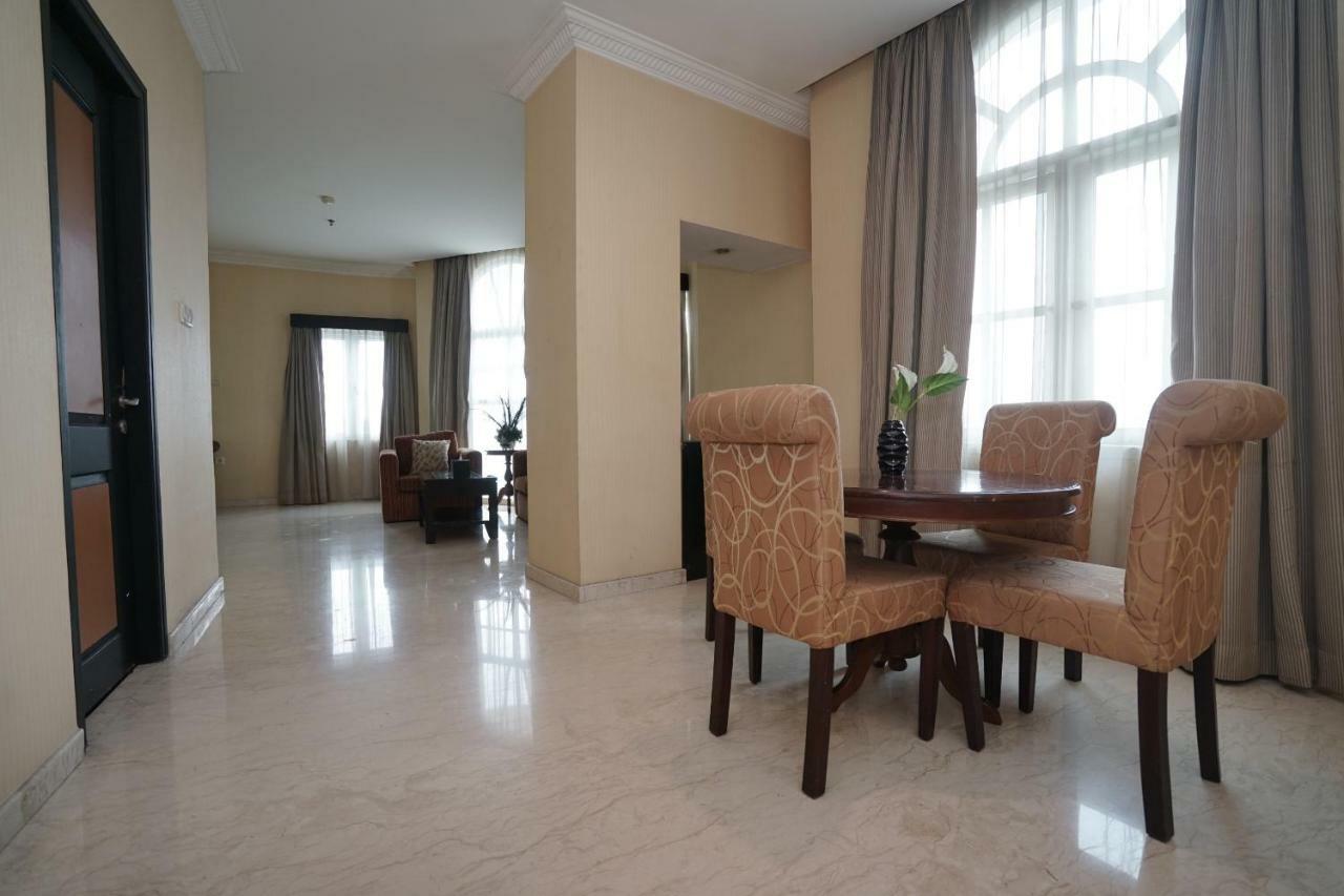 Capital O 1128 Hotel Imara Palembang Zewnętrze zdjęcie