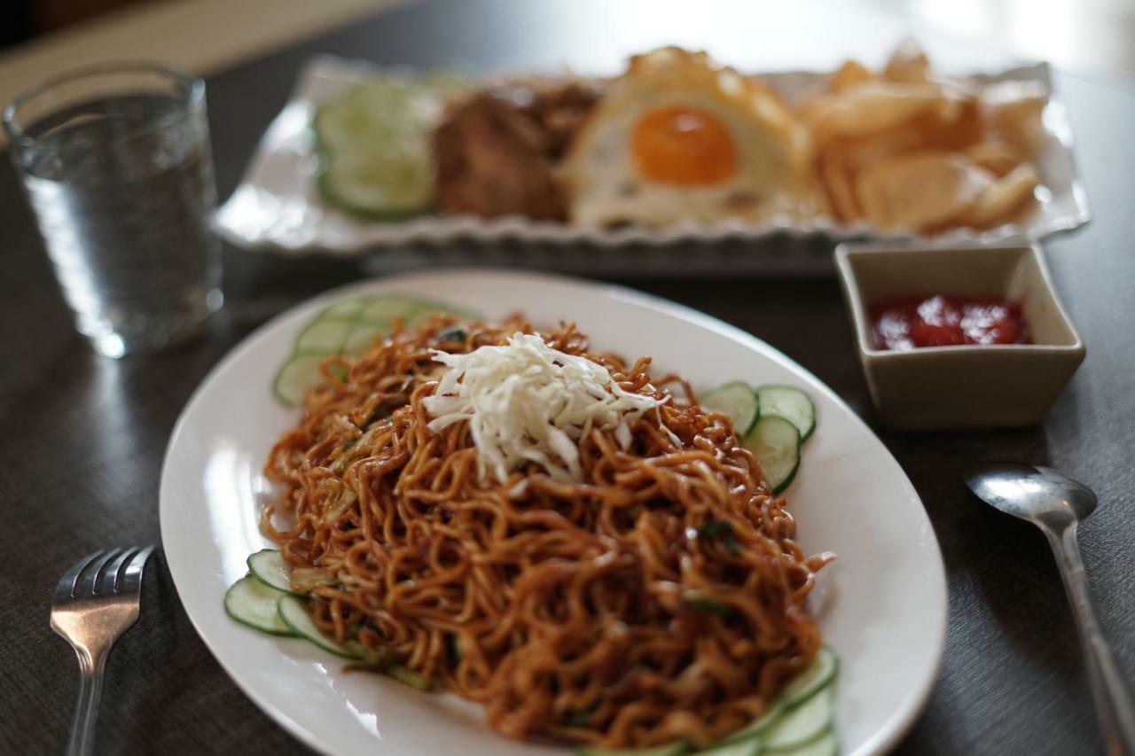 Capital O 1128 Hotel Imara Palembang Zewnętrze zdjęcie