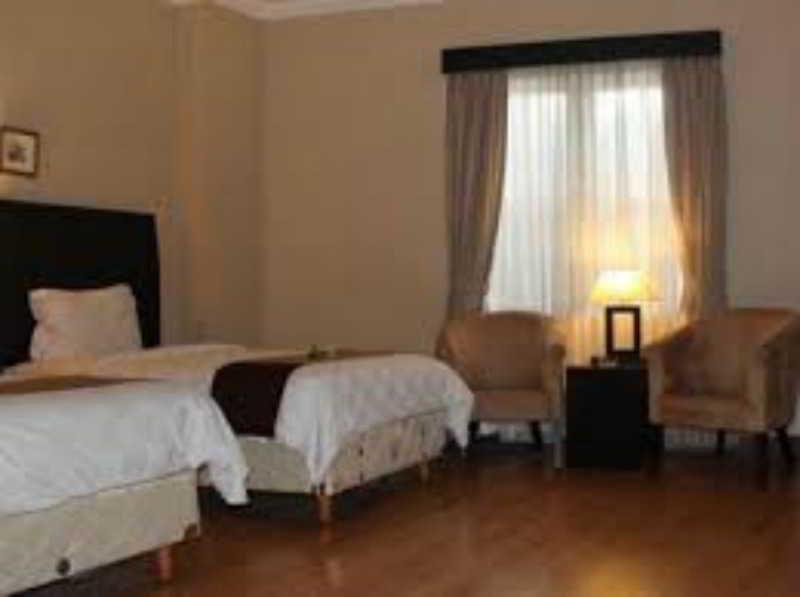 Capital O 1128 Hotel Imara Palembang Zewnętrze zdjęcie